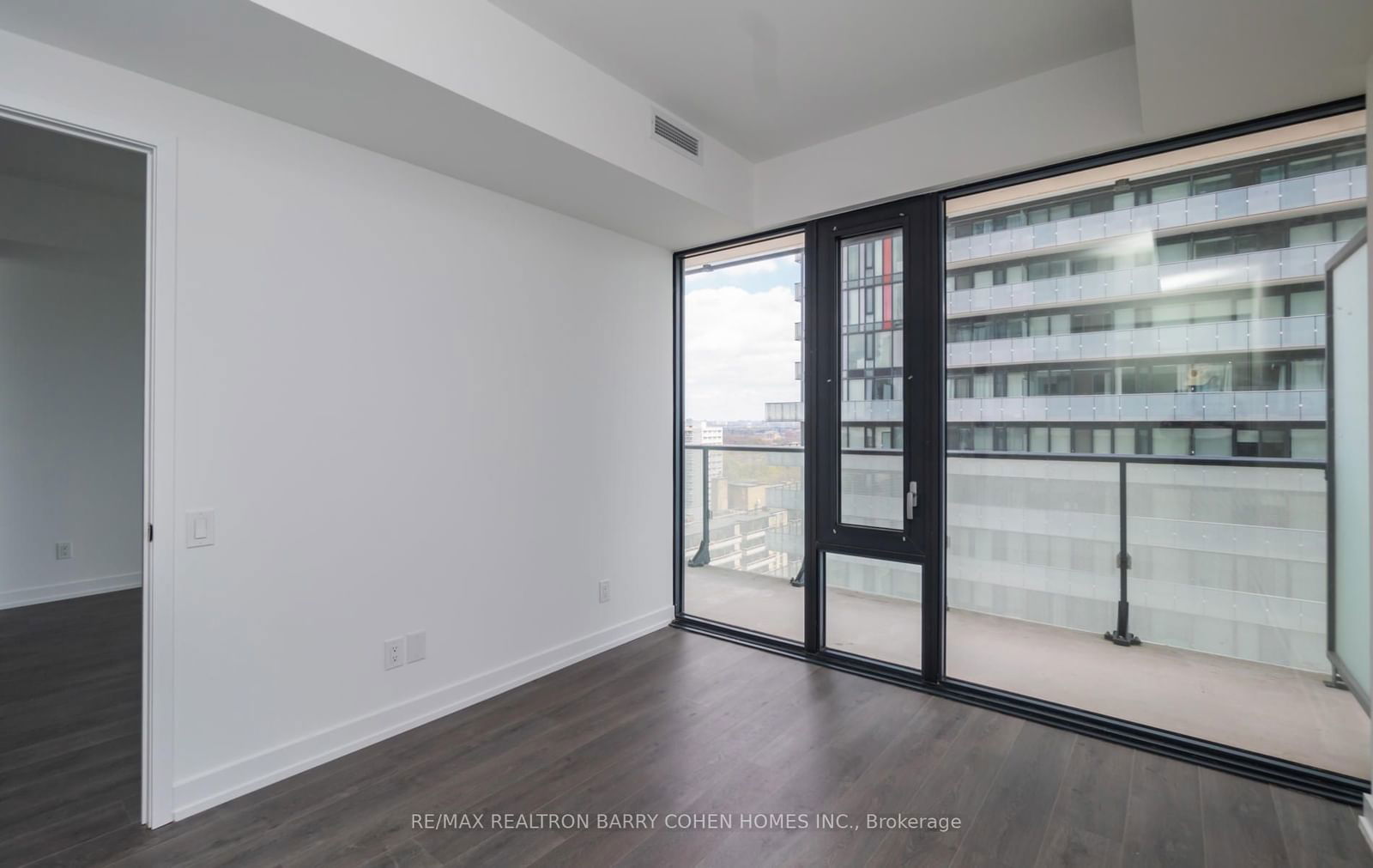 161 Roehampton Ave, unit 1807 for rent - image #11