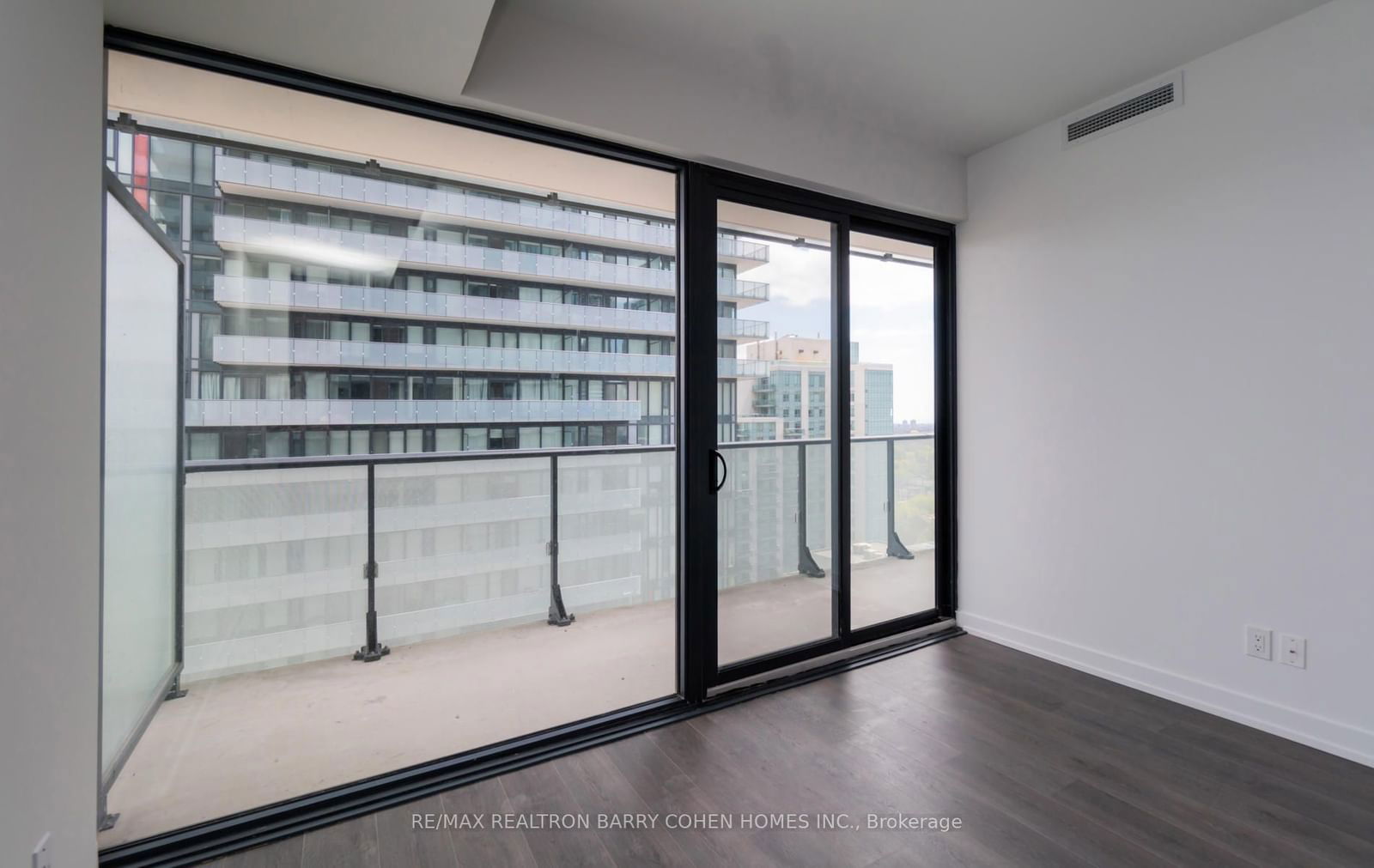 161 Roehampton Ave, unit 1807 for rent - image #6