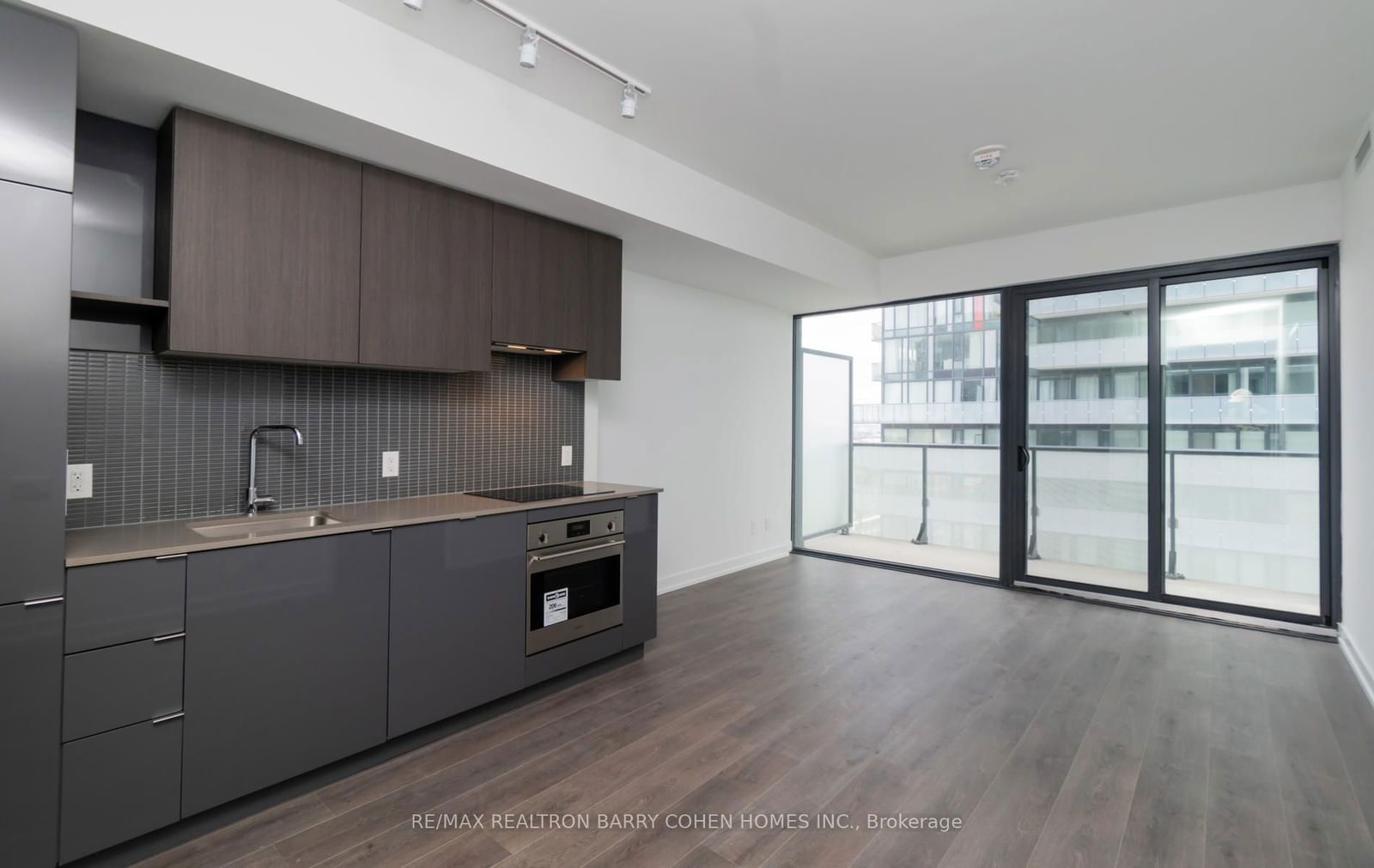 161 Roehampton Ave, unit 1807 for rent - image #7