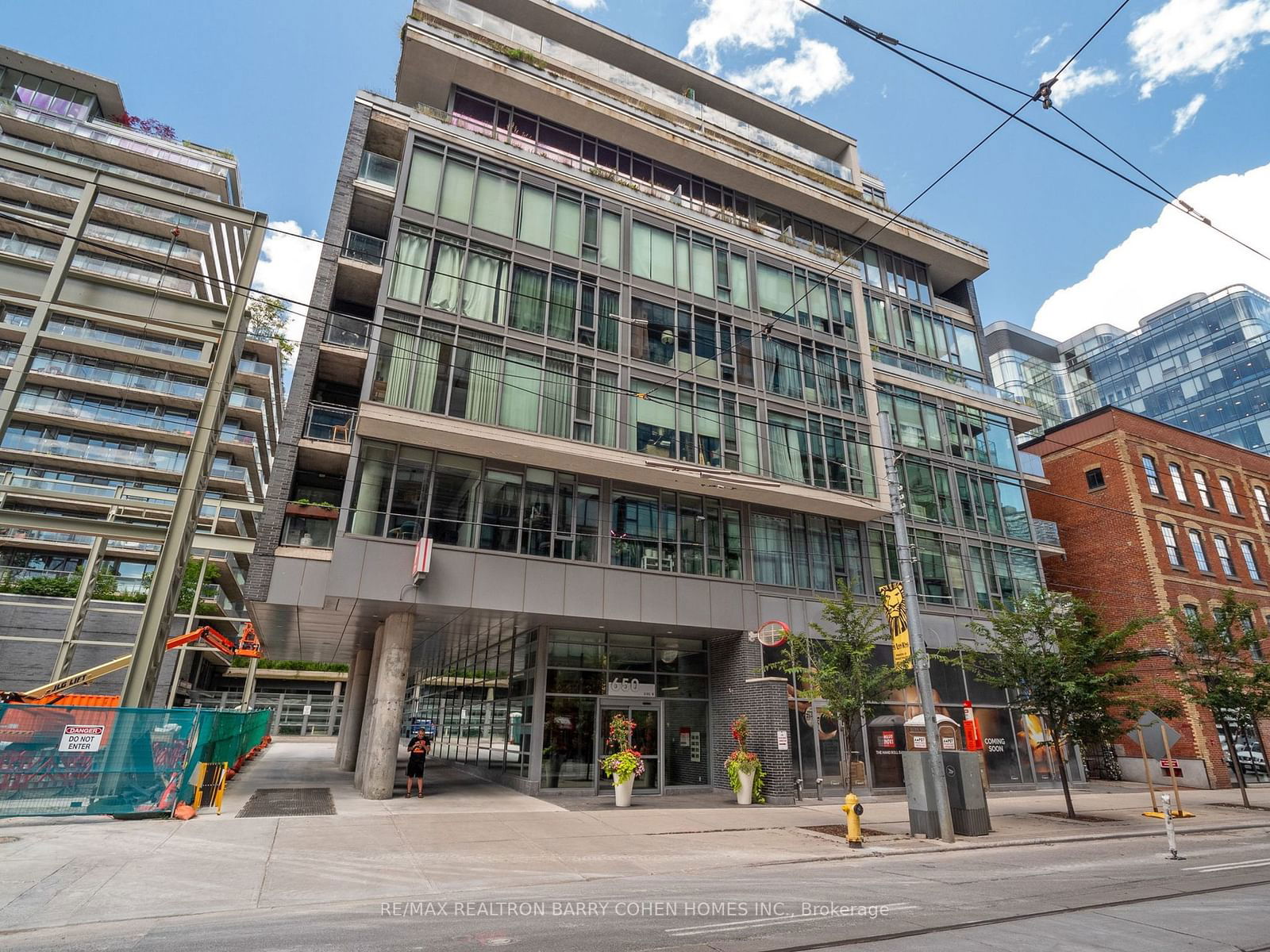 650 King St W, unit 810 for sale