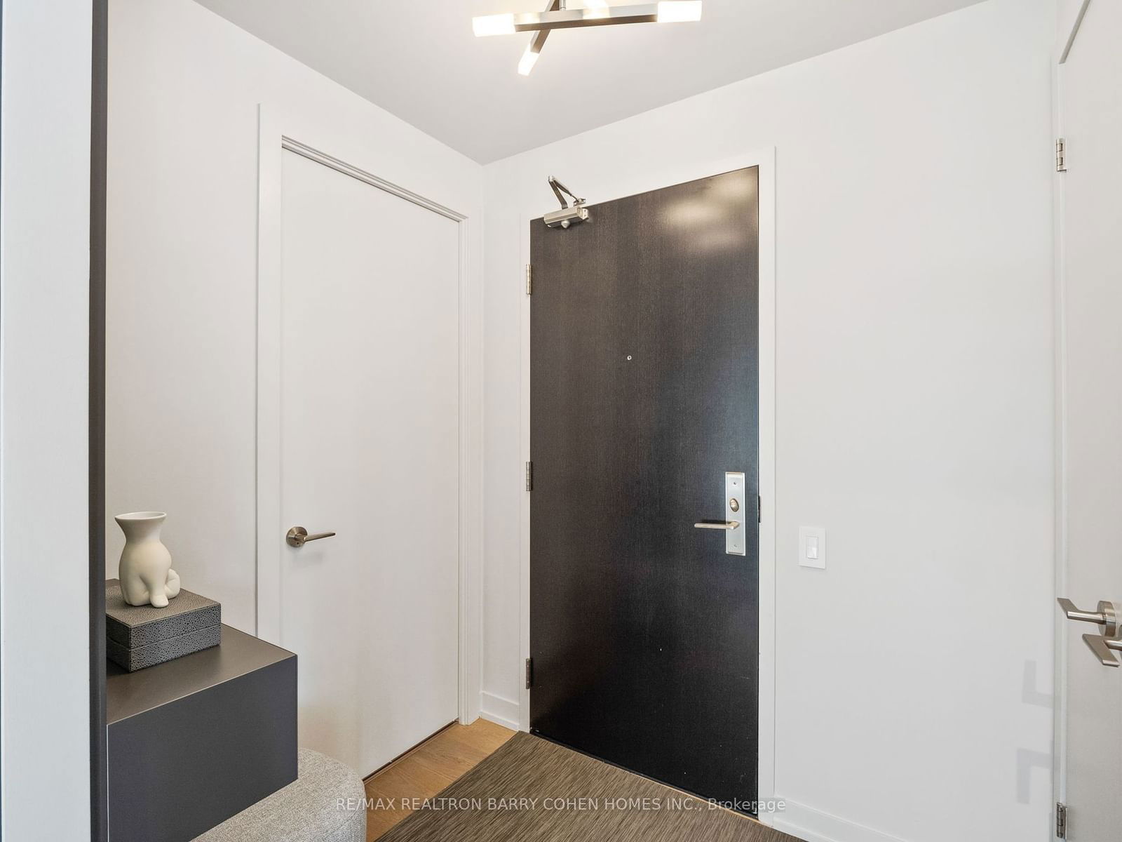 650 King St W, unit 810 for sale - image #3