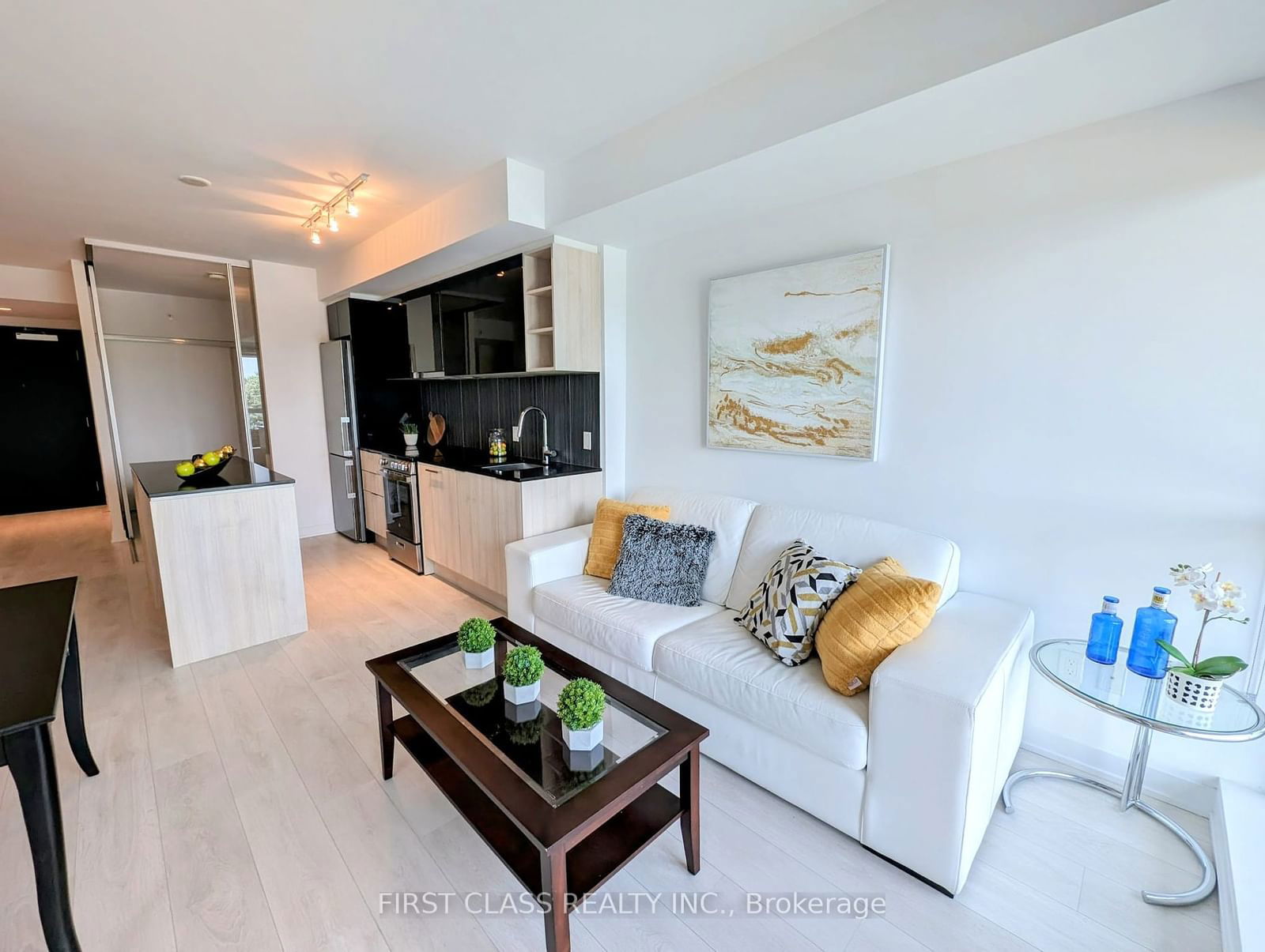 31 Tippett Rd, unit 411 for sale - image #19