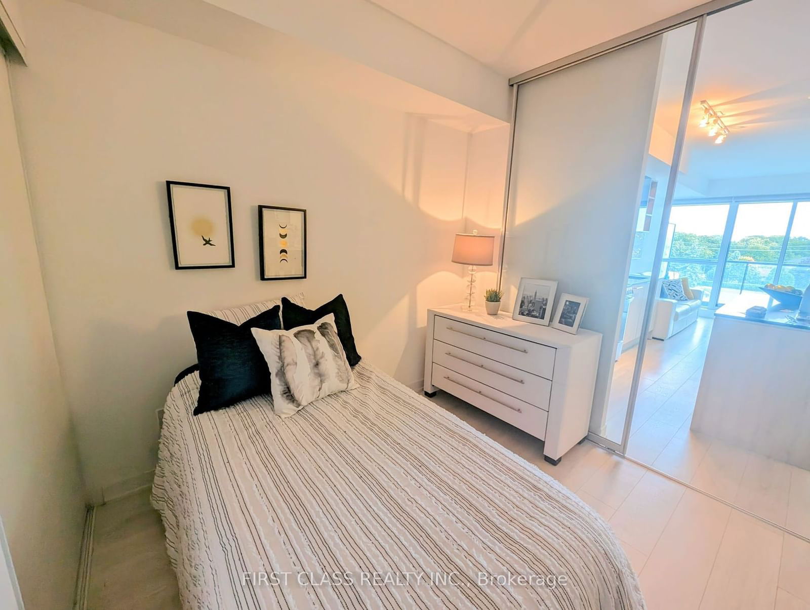 31 Tippett Rd, unit 411 for sale - image #26