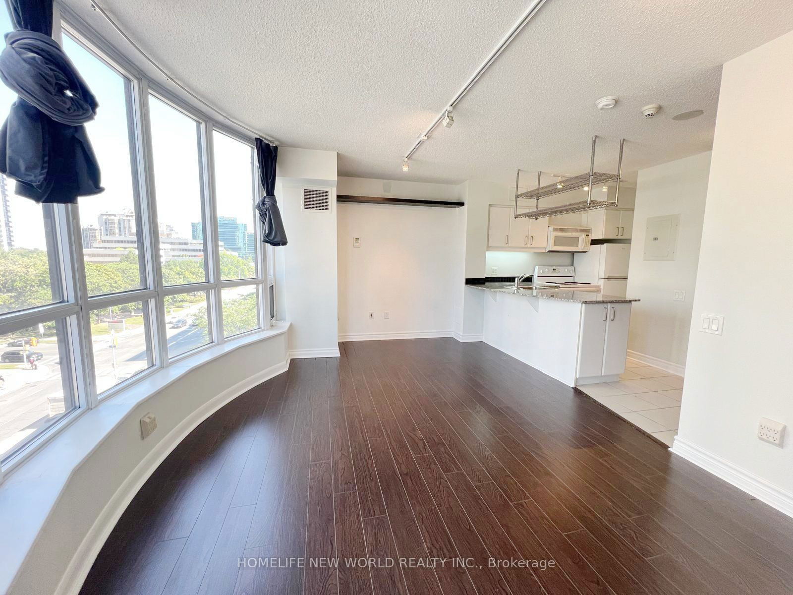 33 Sheppard Ave E, unit 609 for sale - image #2