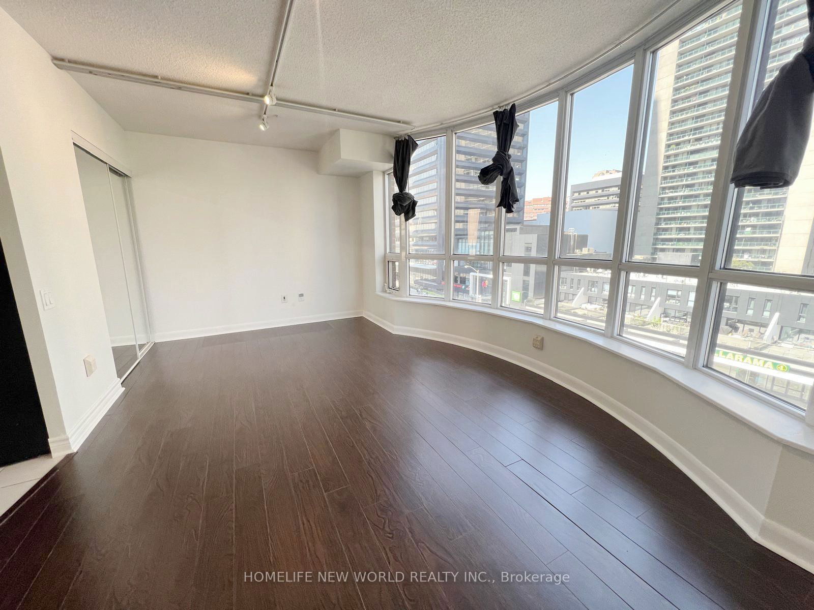 33 Sheppard Ave E, unit 609 for sale - image #4