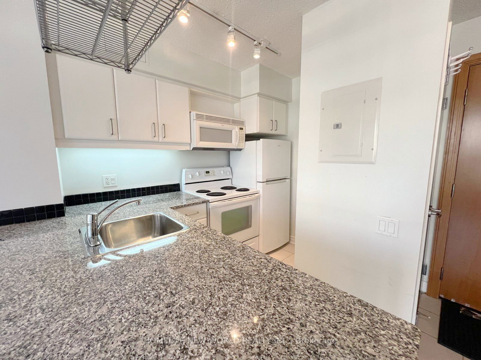 33 Sheppard Ave E, unit 609 for sale - image #6