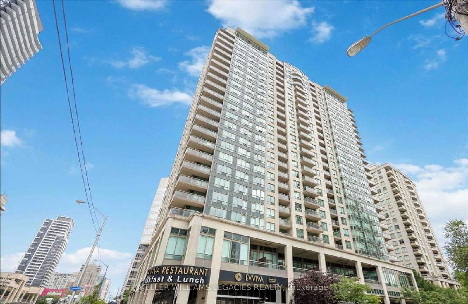 18 Parkview Ave, unit 702 for rent - image #1