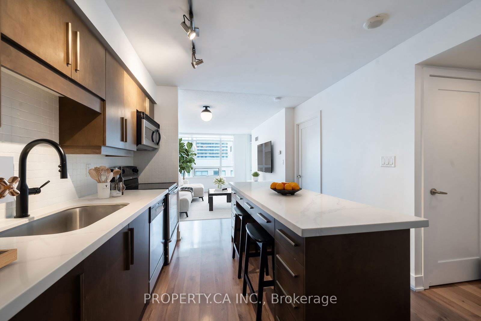 20 Blue Jays Way, unit 1809 for sale - image #3