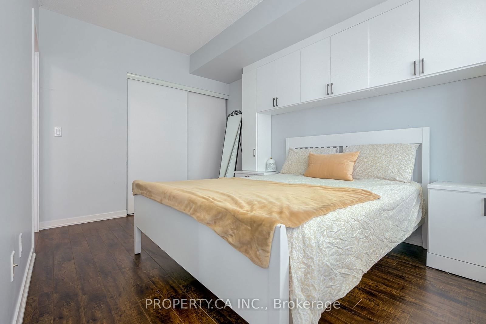 59 East Liberty St, unit 705 for rent - image #13