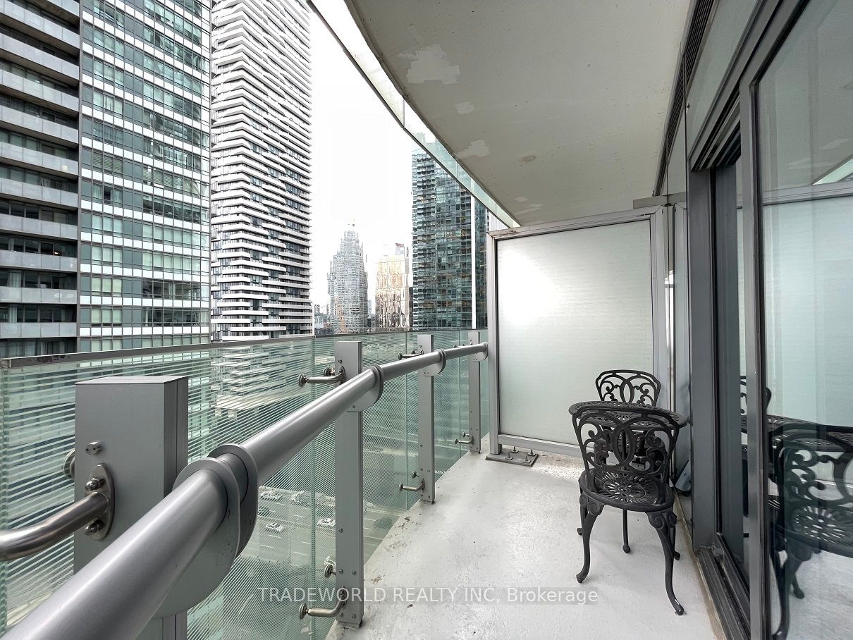 14 York St, unit 1711 for rent - image #16