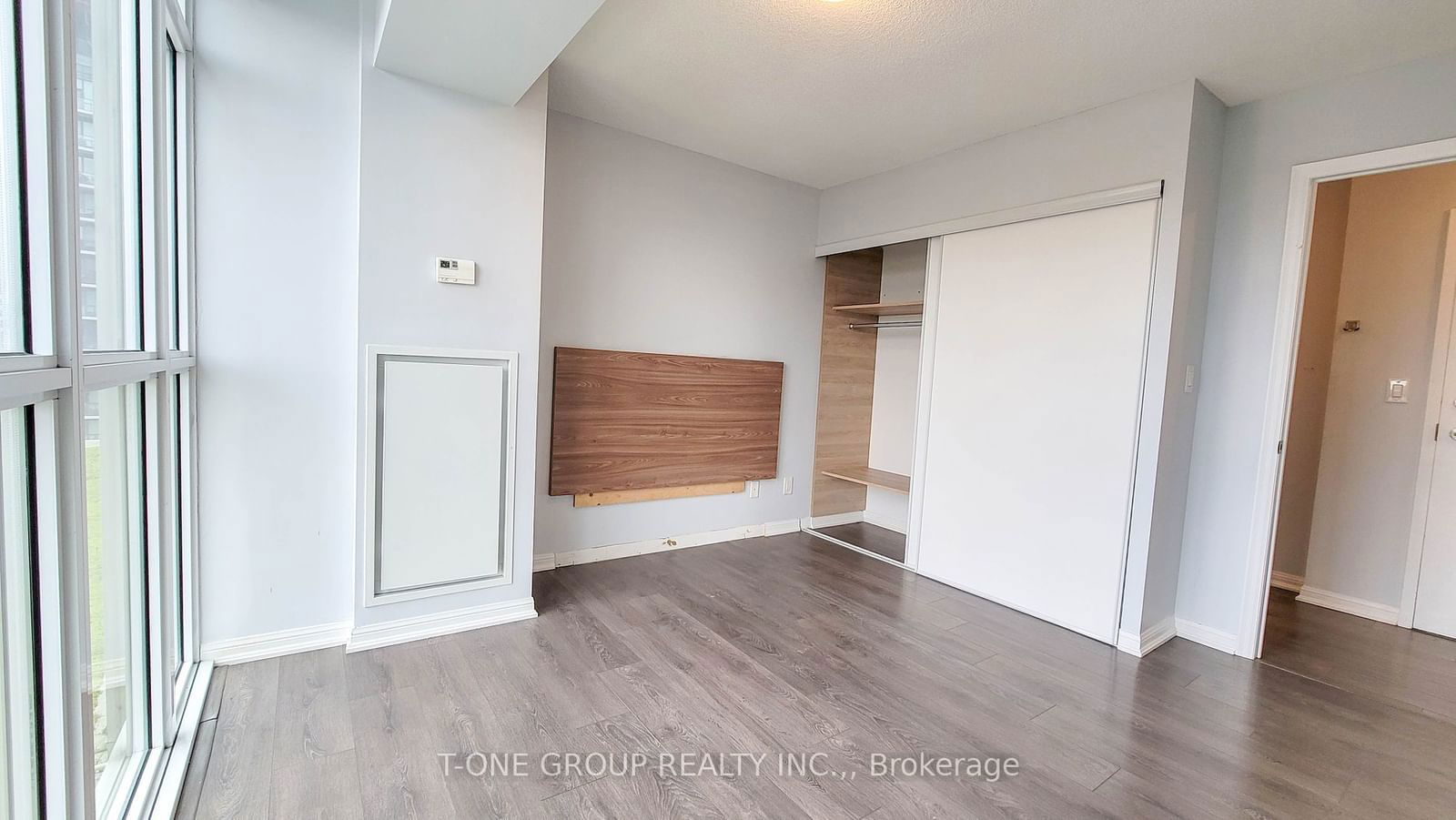 35 Bastion St, unit 1119 for rent