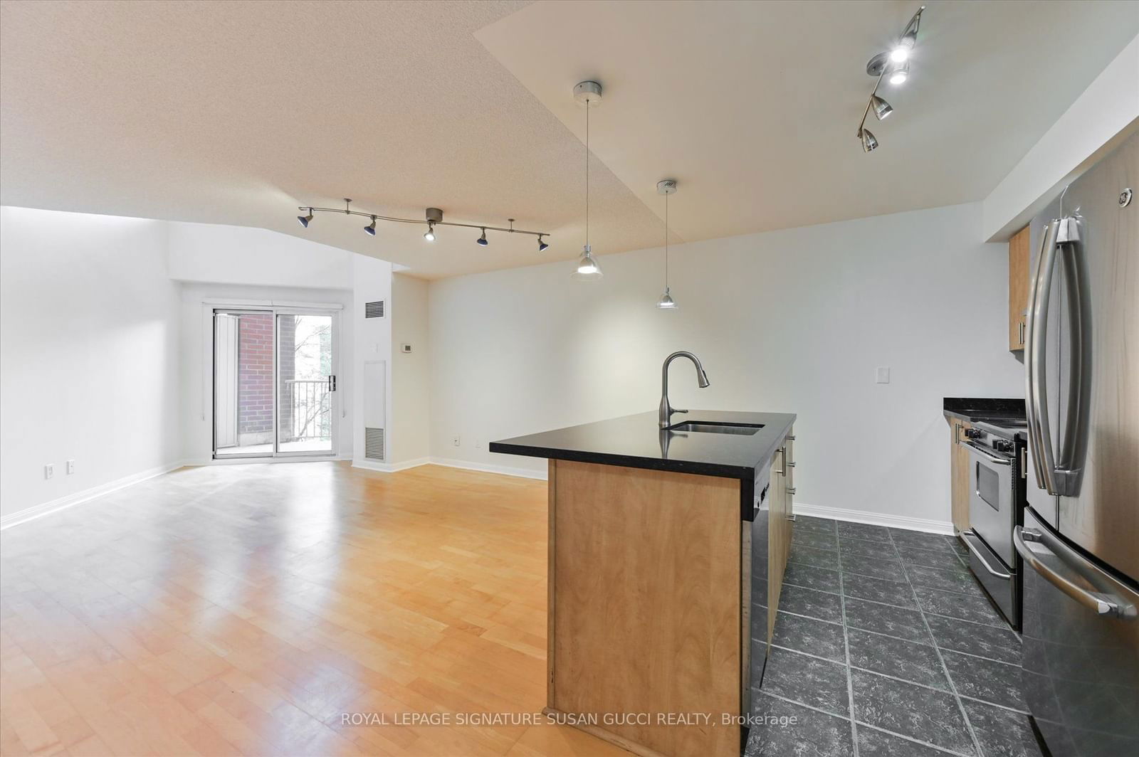 119 Merton St, unit 425 for sale - image #14