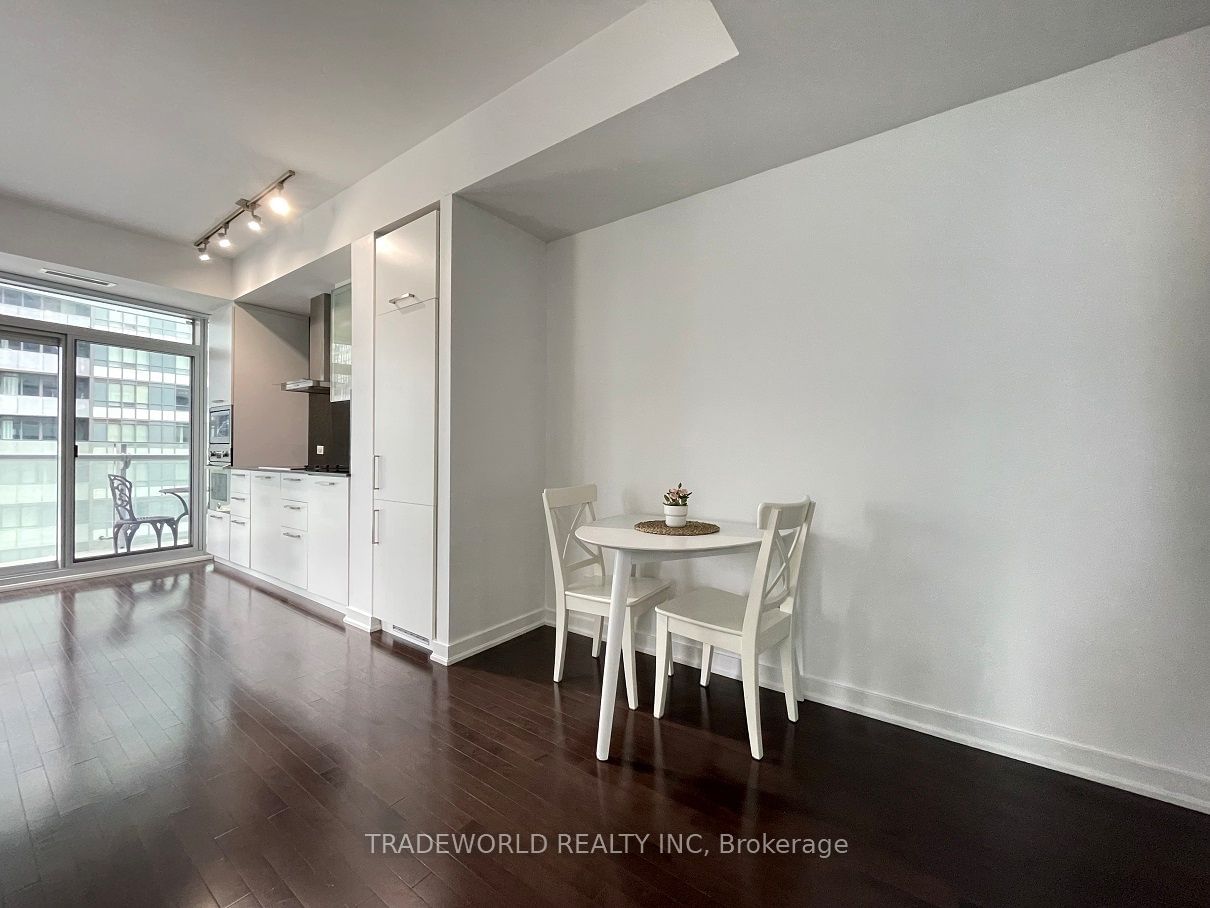 14 York St, unit 1711 for rent - image #4