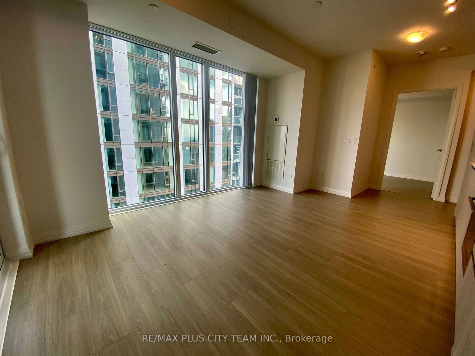 8 Widmer St, unit 4503 for rent - image #2