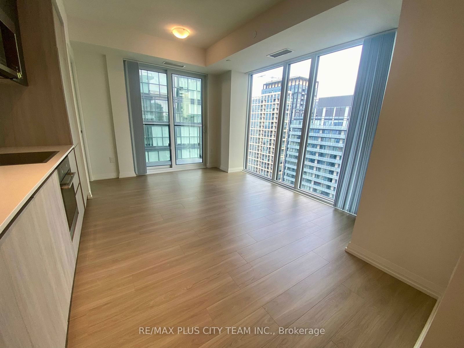 8 Widmer St, unit 4503 for rent - image #3