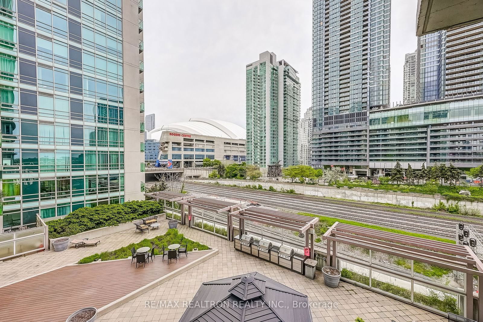 397 Front St, unit 610 for sale - image #12