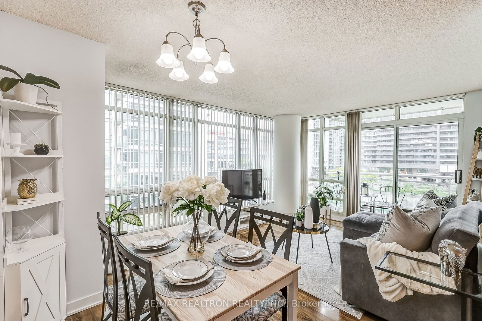 397 Front St, unit 610 for sale