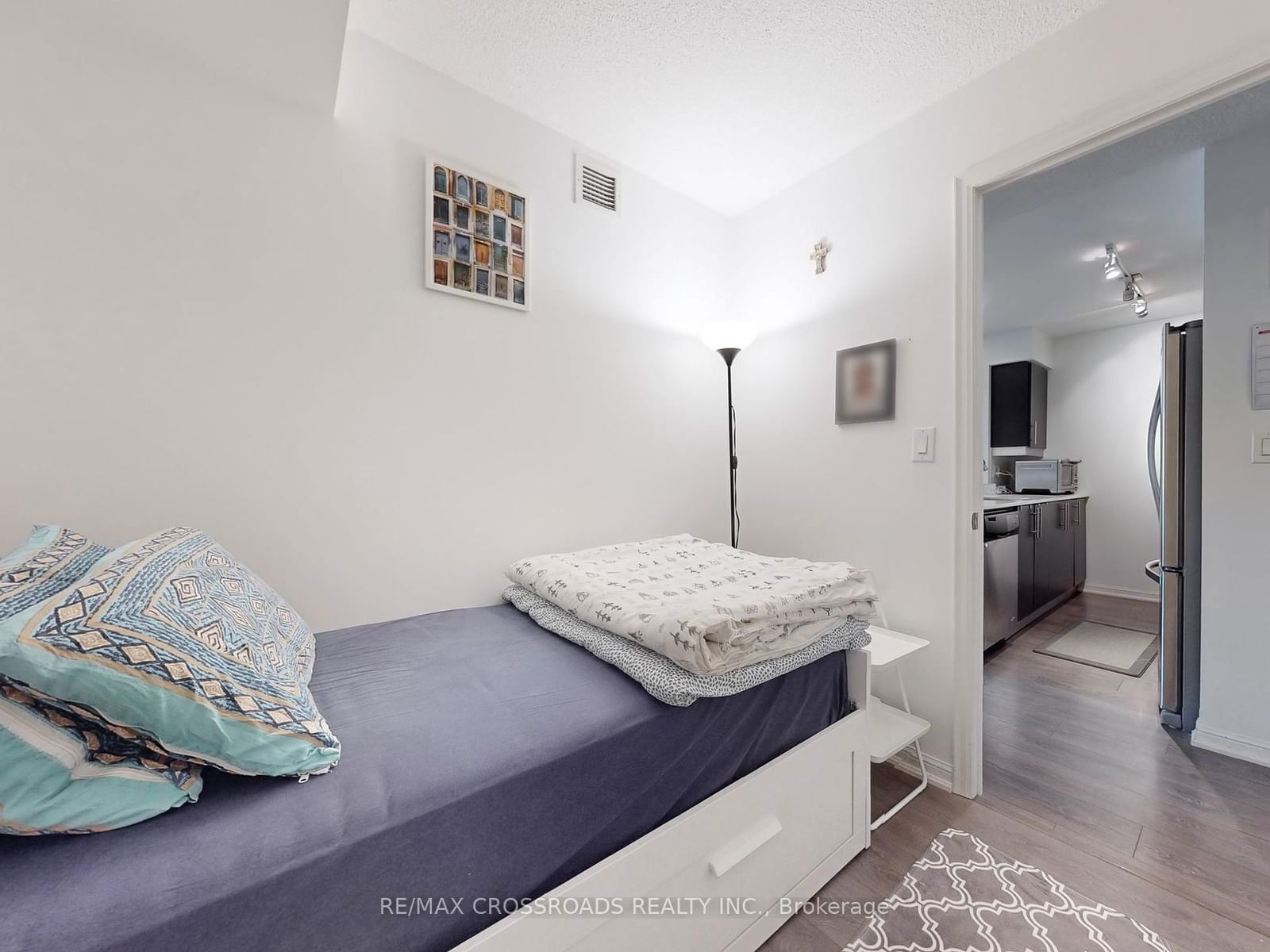 35 Bastion St, unit 624 for sale - image #20