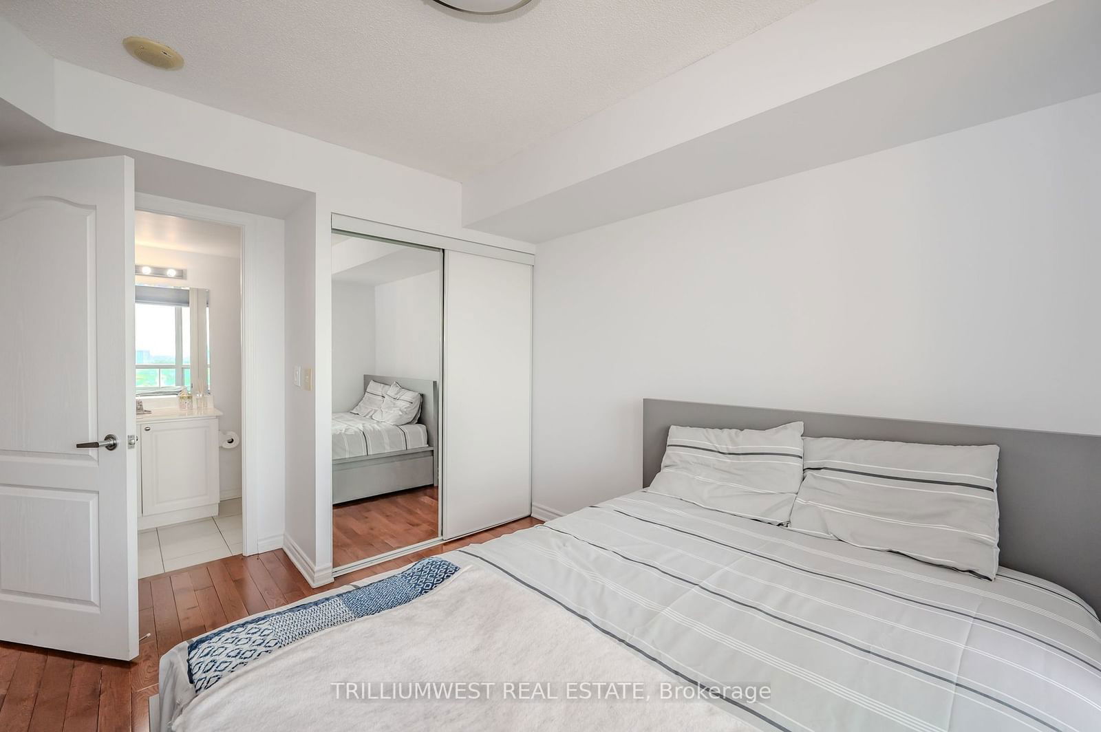 17 Barberry Pl, unit 2111 for sale - image #18