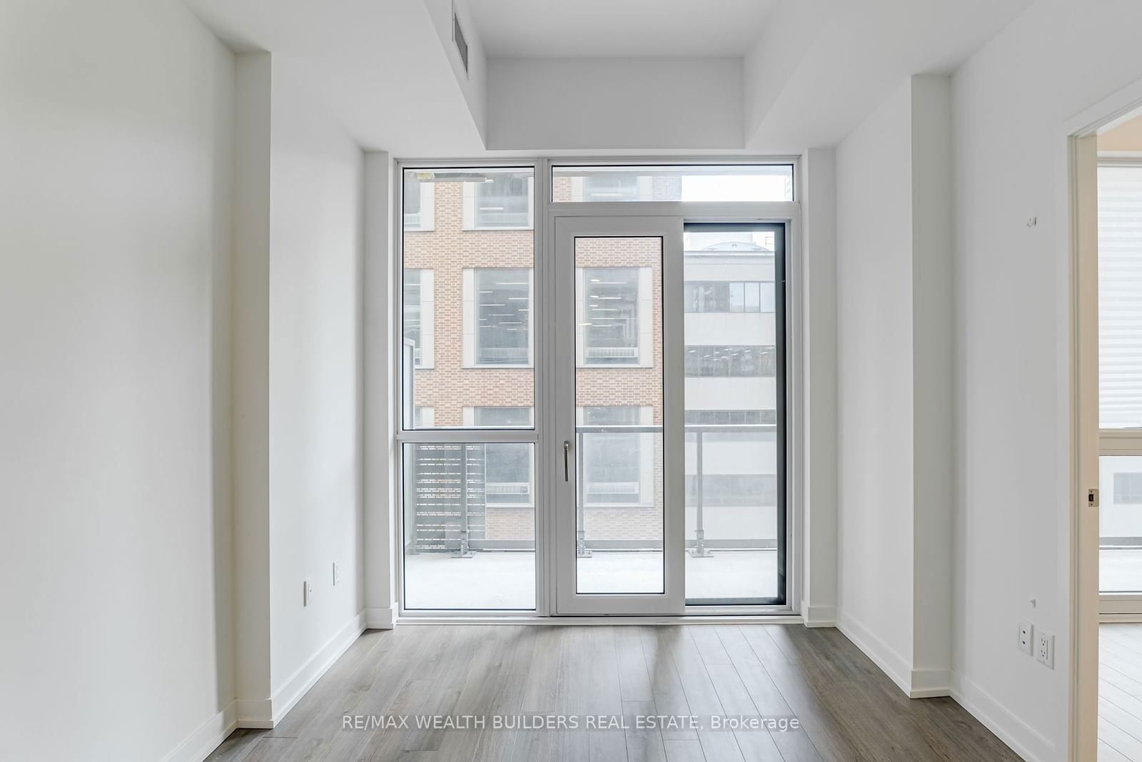 39 Roehampton Ave, unit 405 for rent - image #12