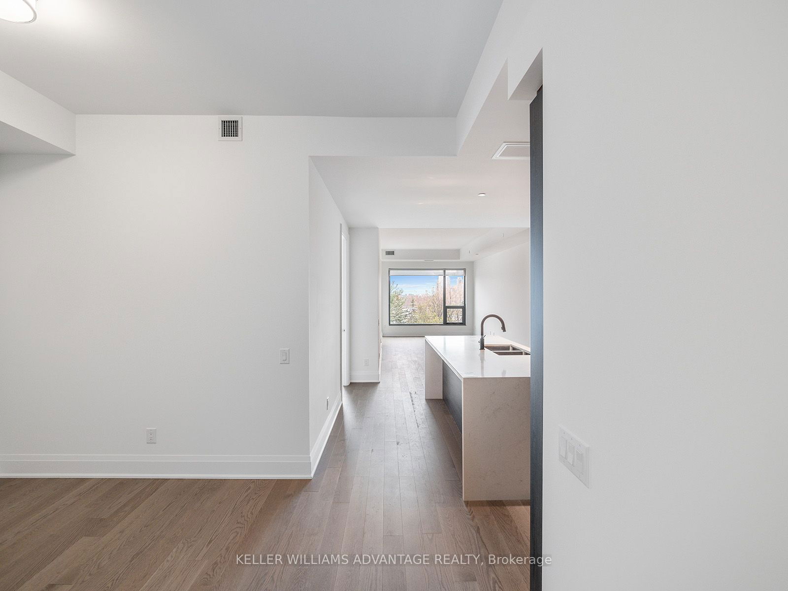 280 Howland Ave, unit 612 for sale - image #3