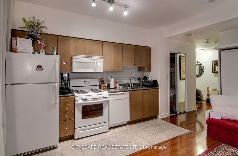 9 Spadina Ave, unit 515 for rent - image #1