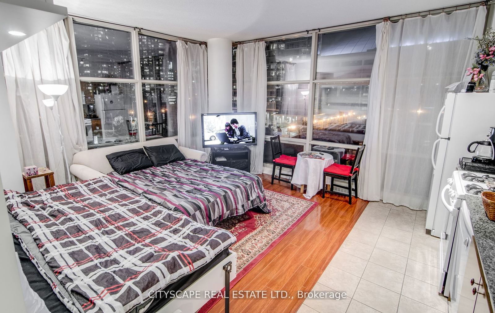 9 Spadina Ave, unit 515 for rent