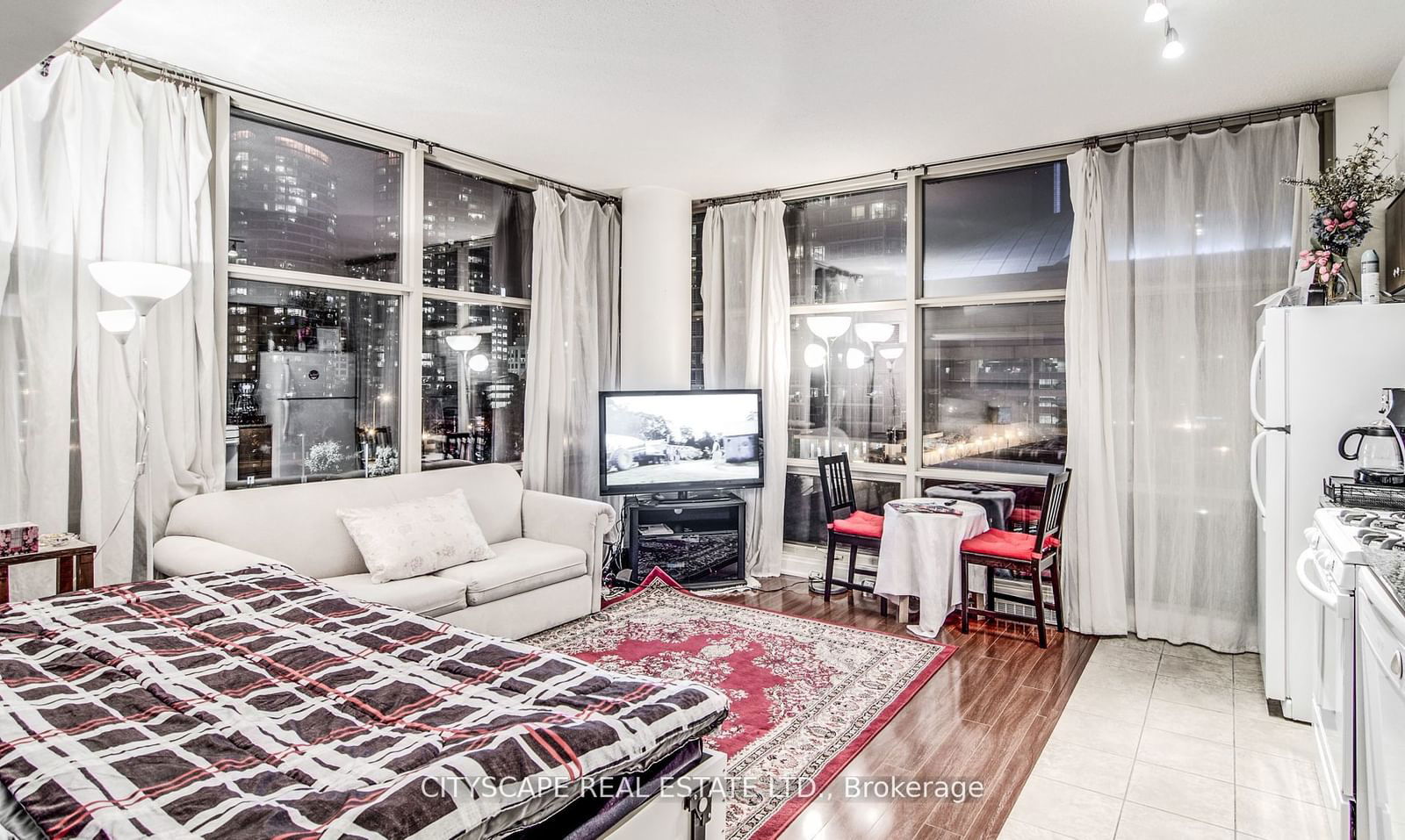 9 Spadina Ave, unit 515 for rent - image #4