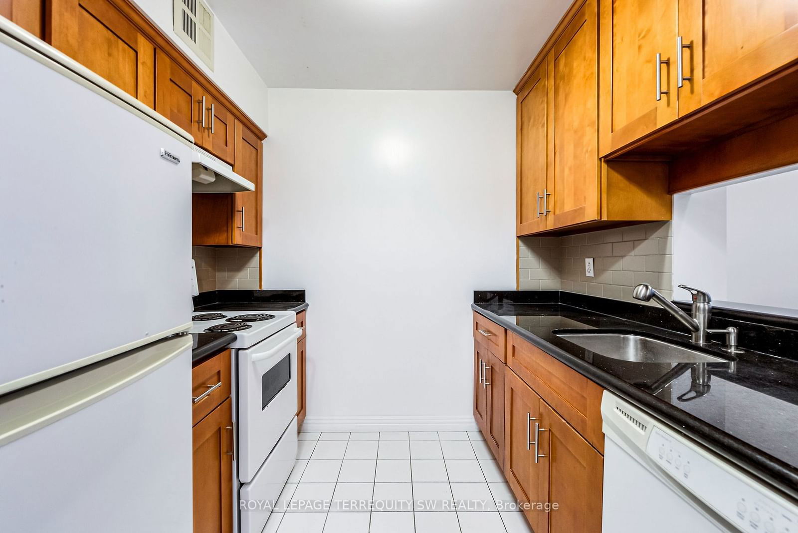 1055 Bay St, unit 407 for sale - image #12