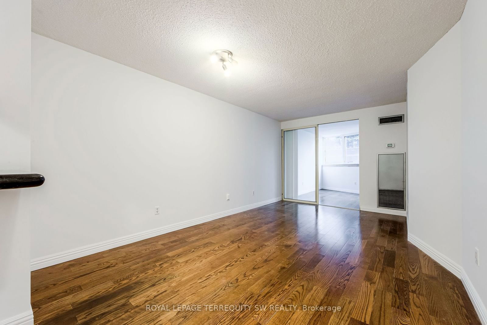 1055 Bay St, unit 407 for sale