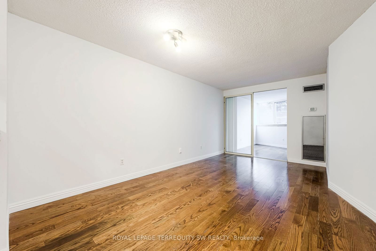 1055 Bay St, unit 407 for sale