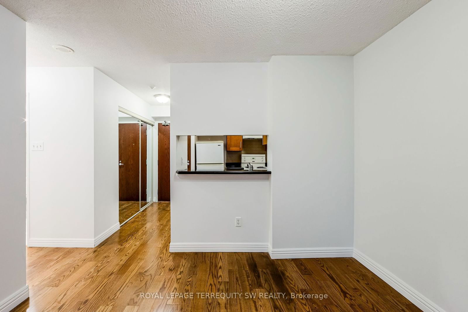 1055 Bay St, unit 407 for sale - image #15