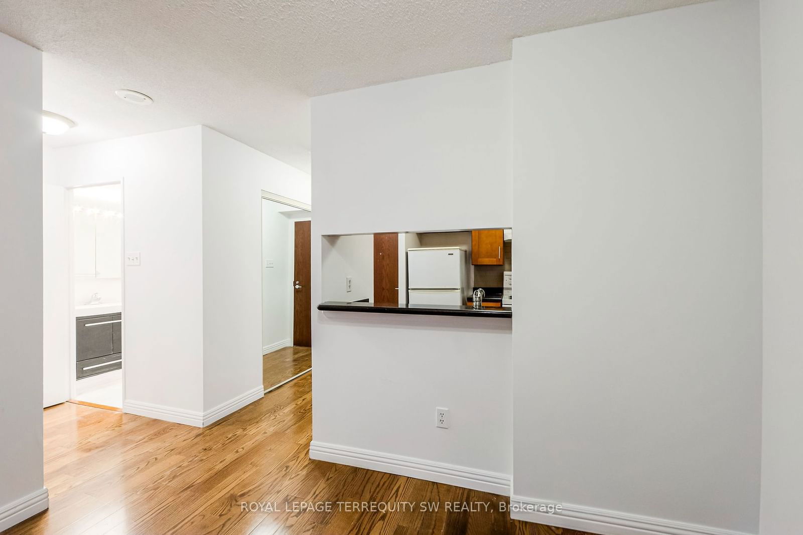 1055 Bay St, unit 407 for sale