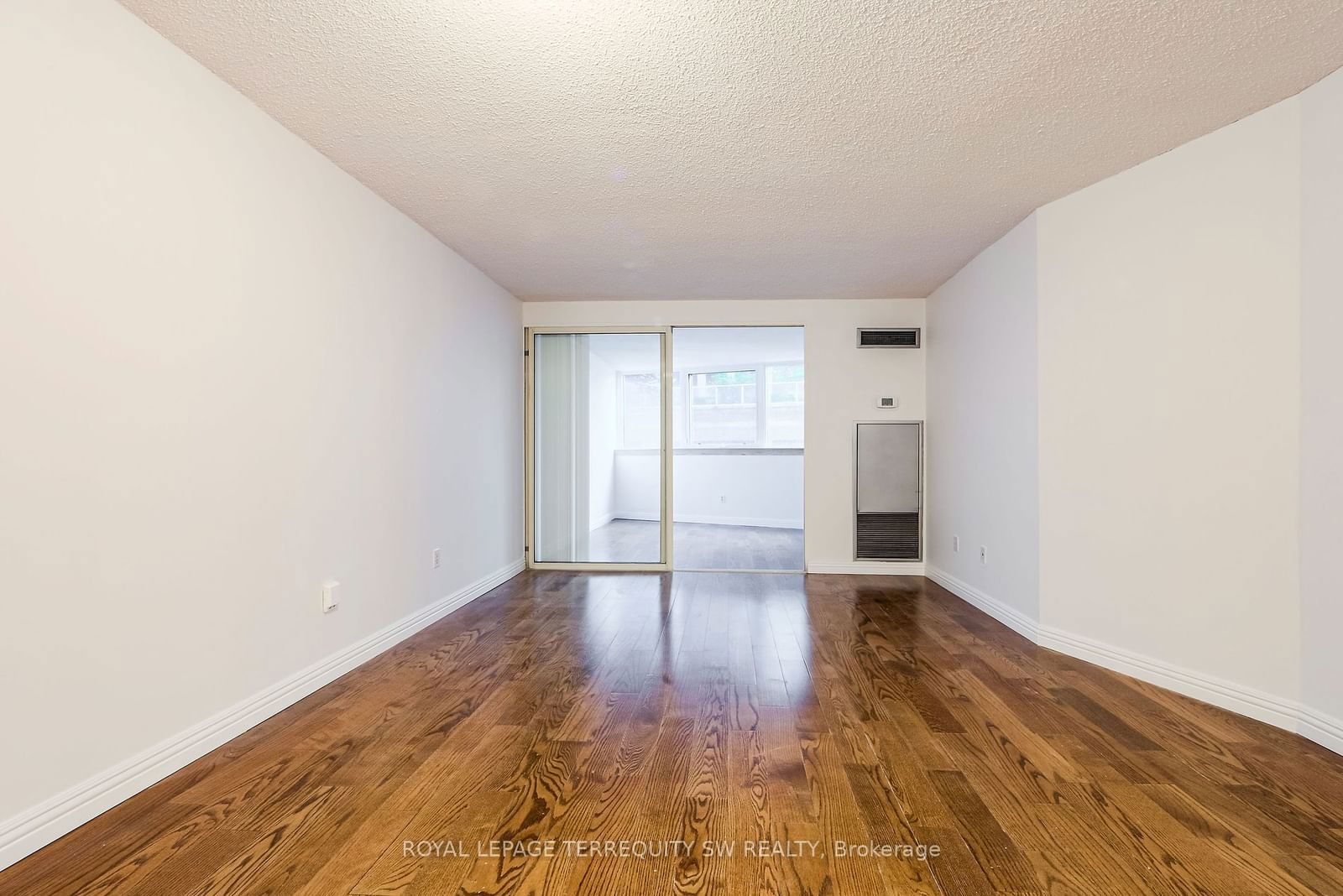 1055 Bay St, unit 407 for sale - image #18