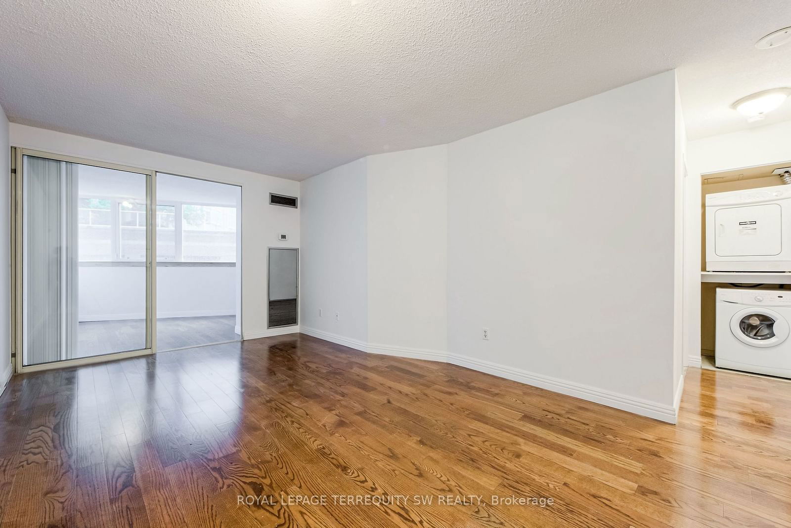 1055 Bay St, unit 407 for sale