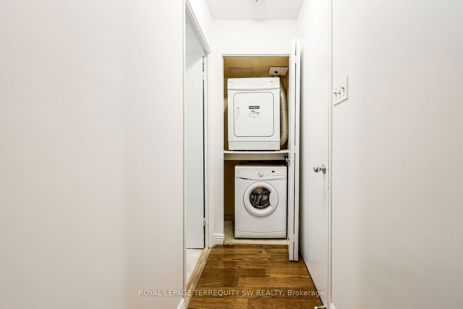 1055 Bay St, unit 407 for sale - image #20