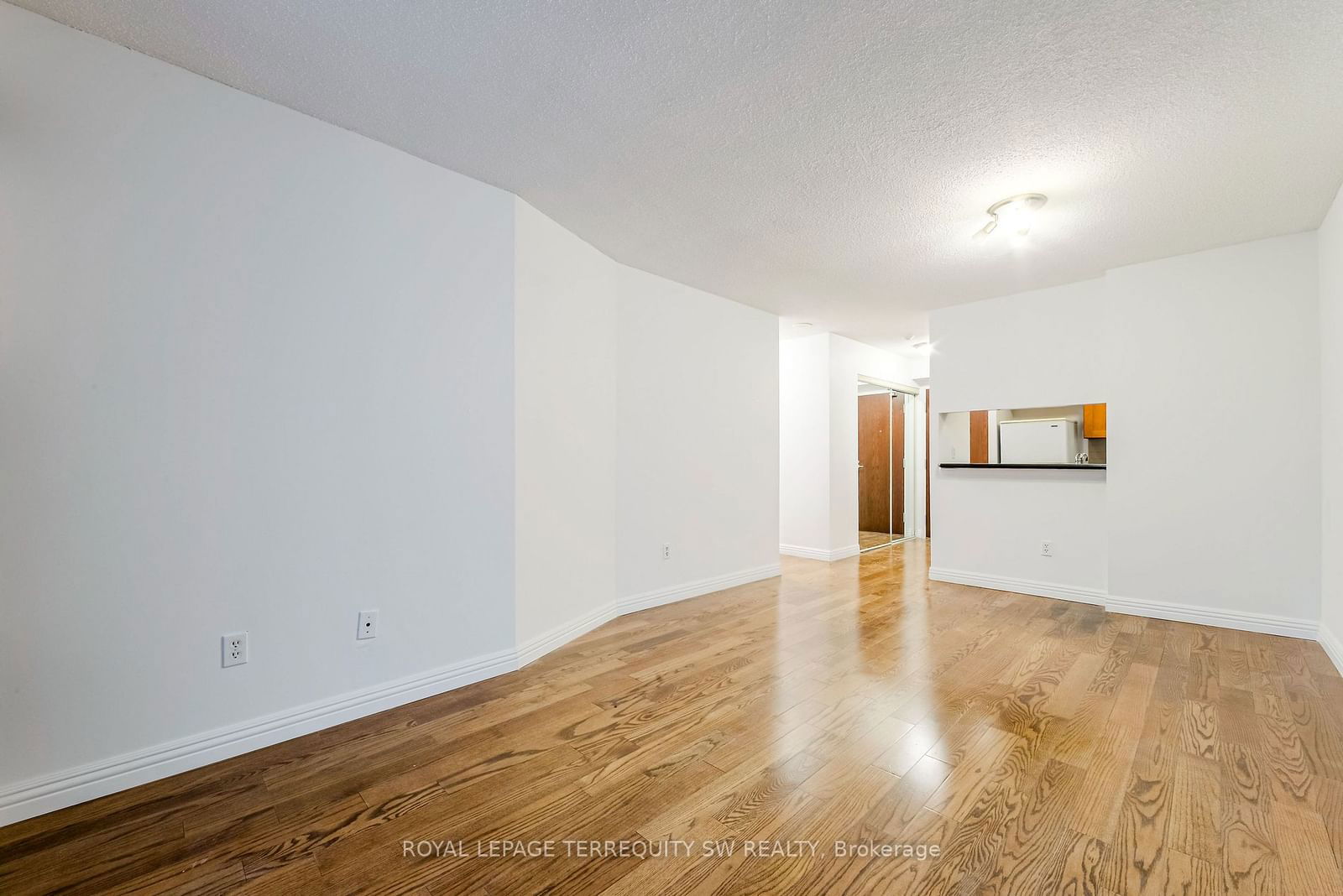 1055 Bay St, unit 407 for sale