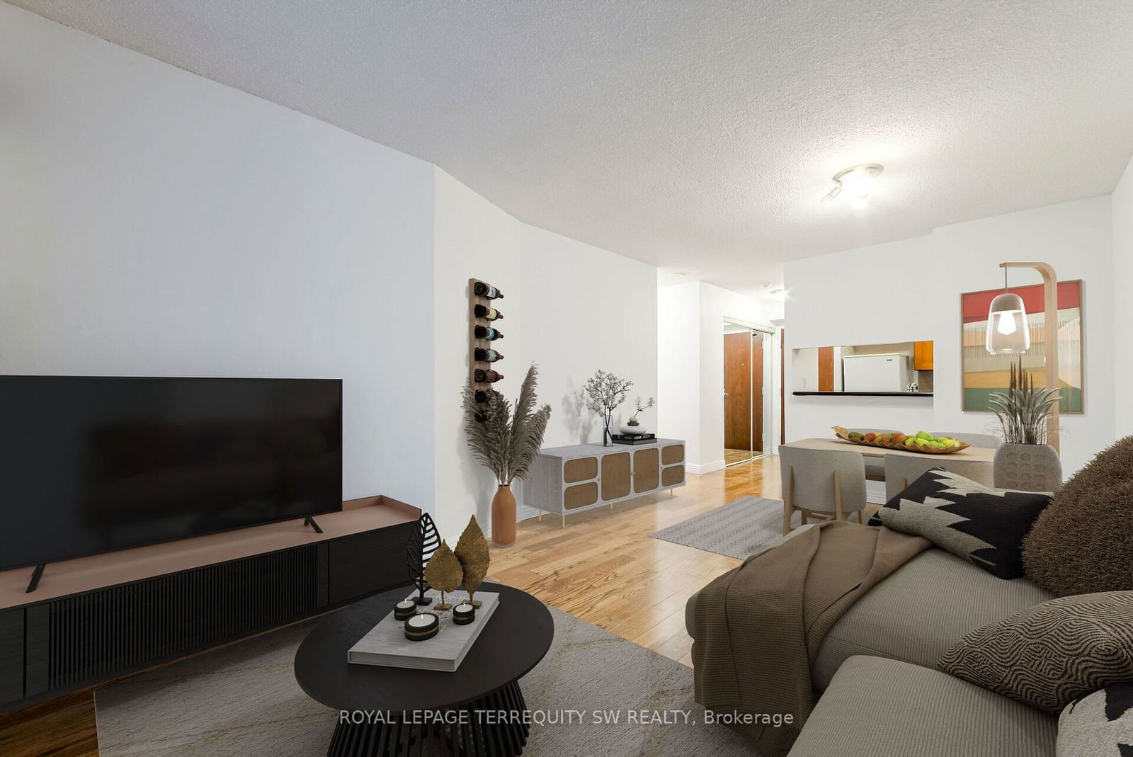 1055 Bay St, unit 407 for sale - image #3