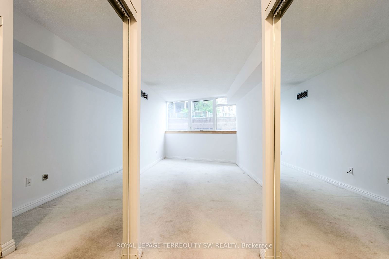 1055 Bay St, unit 407 for sale - image #30