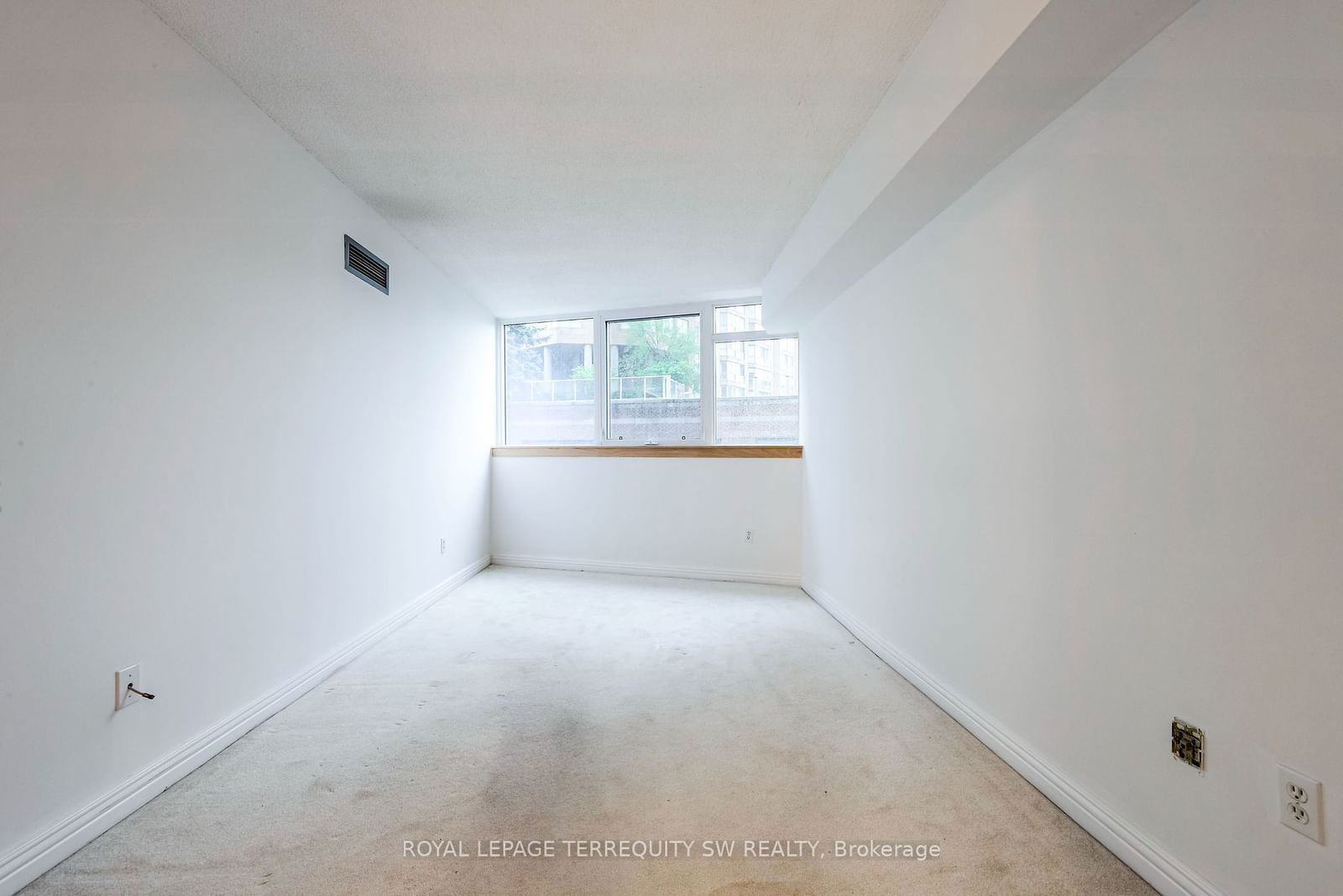 1055 Bay St, unit 407 for sale - image #35