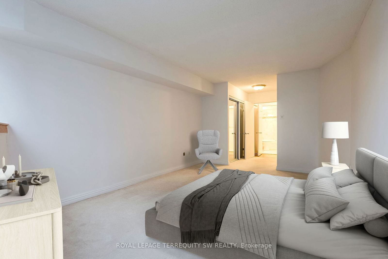 1055 Bay St, unit 407 for sale - image #4