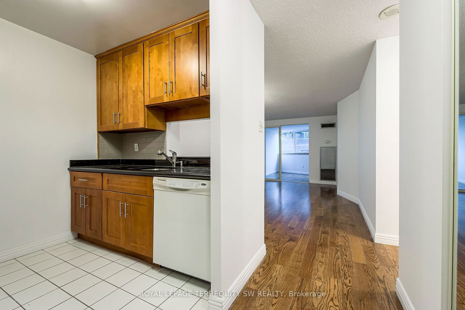 1055 Bay St, unit 407 for sale