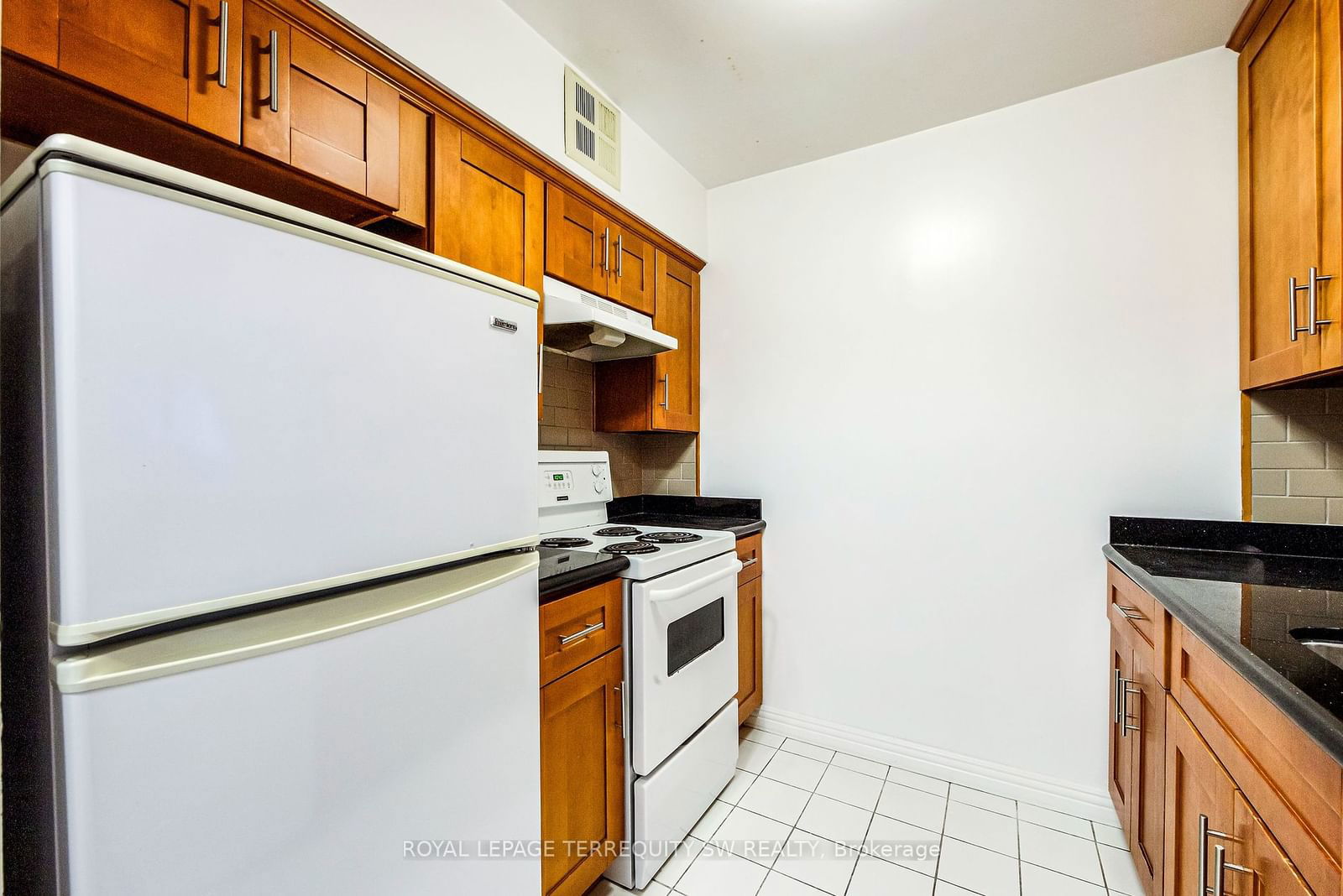 1055 Bay St, unit 407 for sale