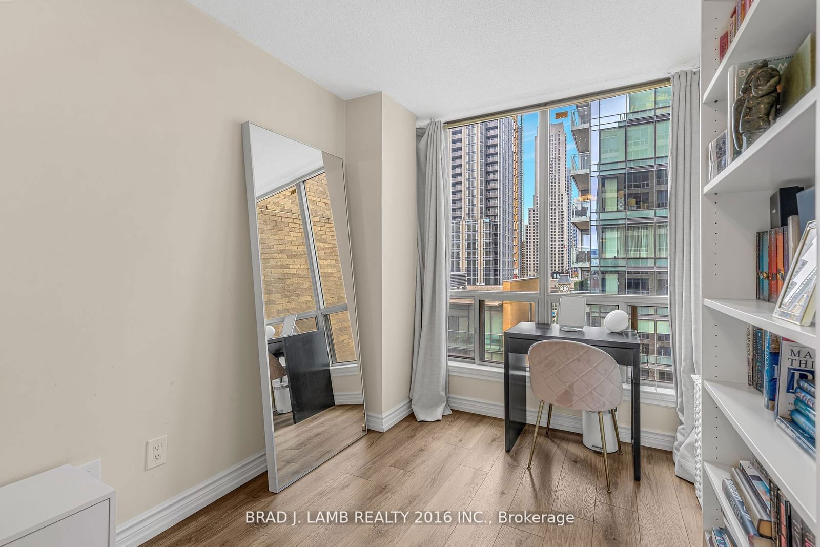 40 Scollard St, unit 907 for sale - image #11