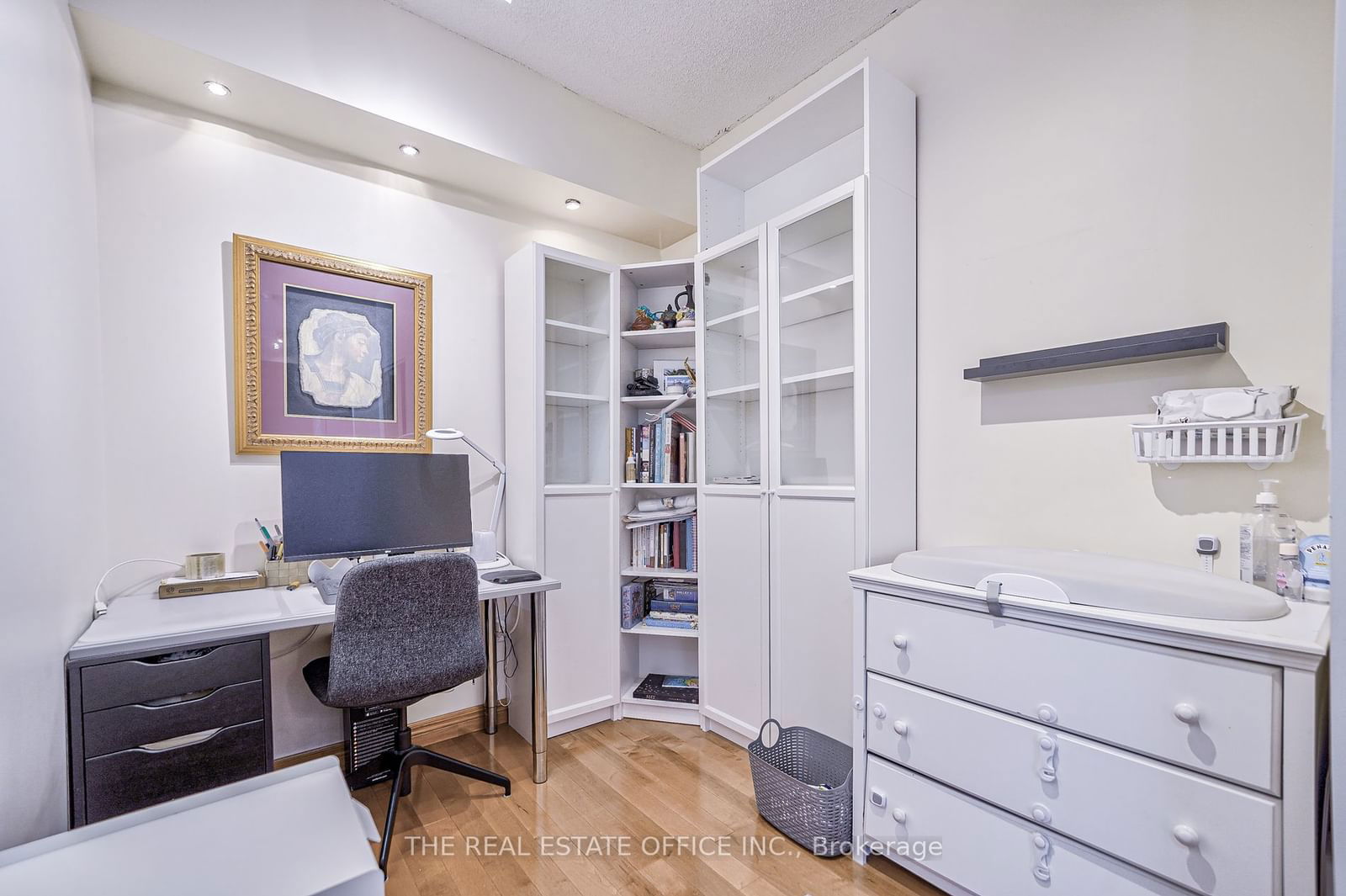 9 Spadina Ave, unit 716 for rent