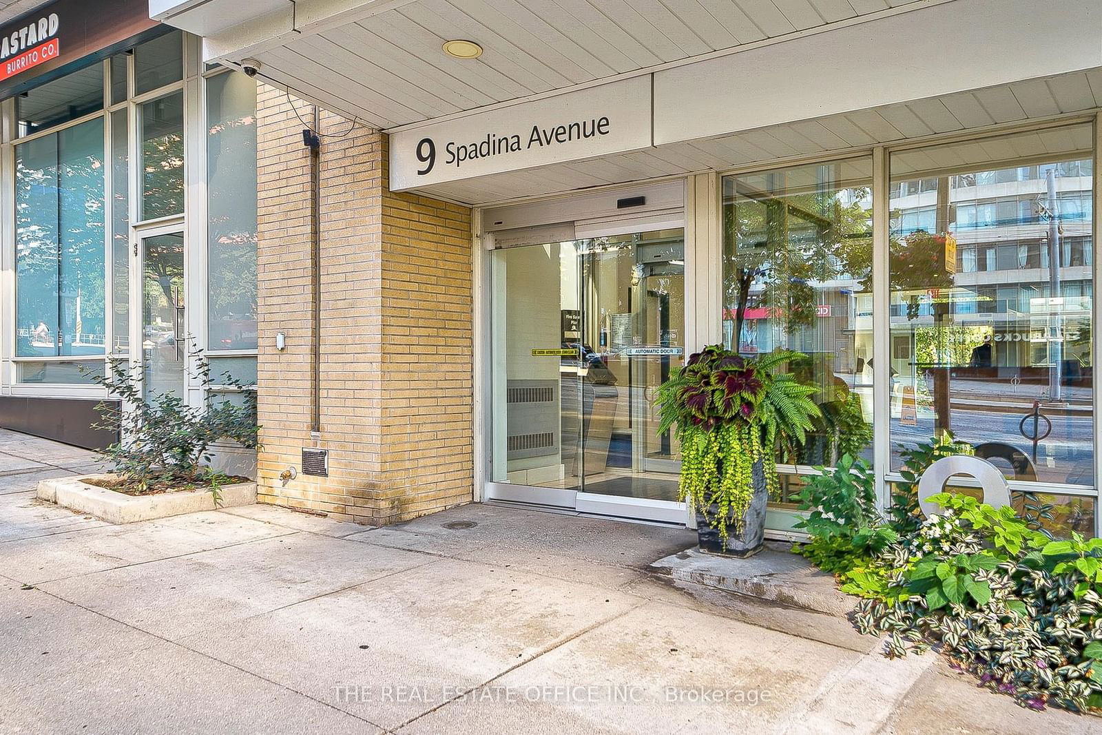 9 Spadina Ave, unit 716 for rent