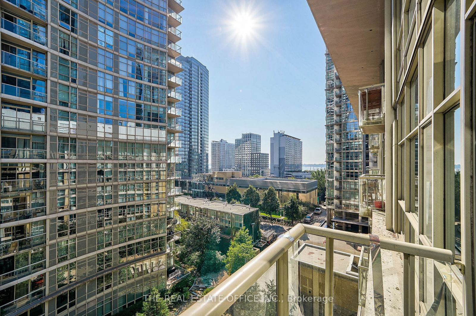 9 Spadina Ave, unit 716 for rent - image #36