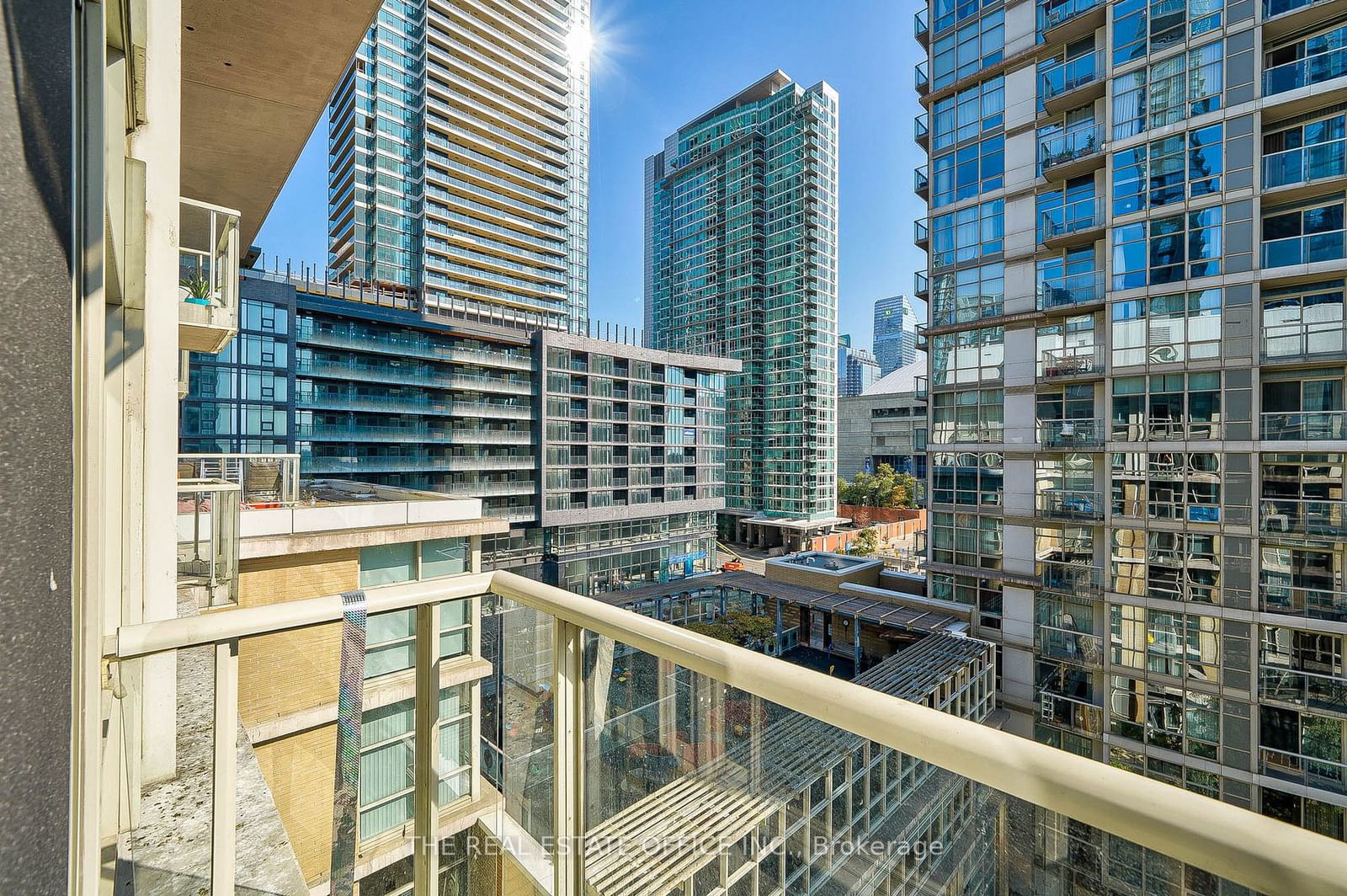 9 Spadina Ave, unit 716 for rent - image #37