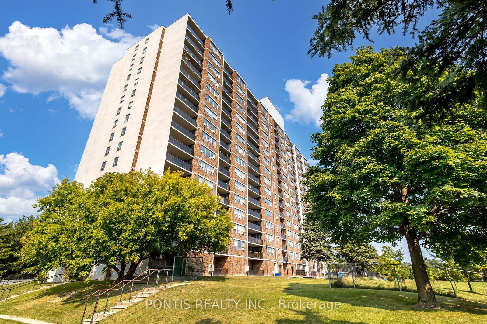 45 Sunrise Ave, unit 806 for sale