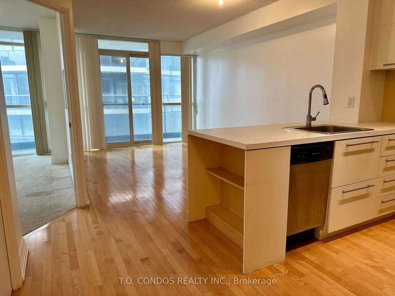 25 Carlton St, unit 2406 for rent - image #1